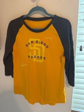 Nike Womens San Diego Padres Yellow and Brown Raglan 3/4 Sleeve Tee